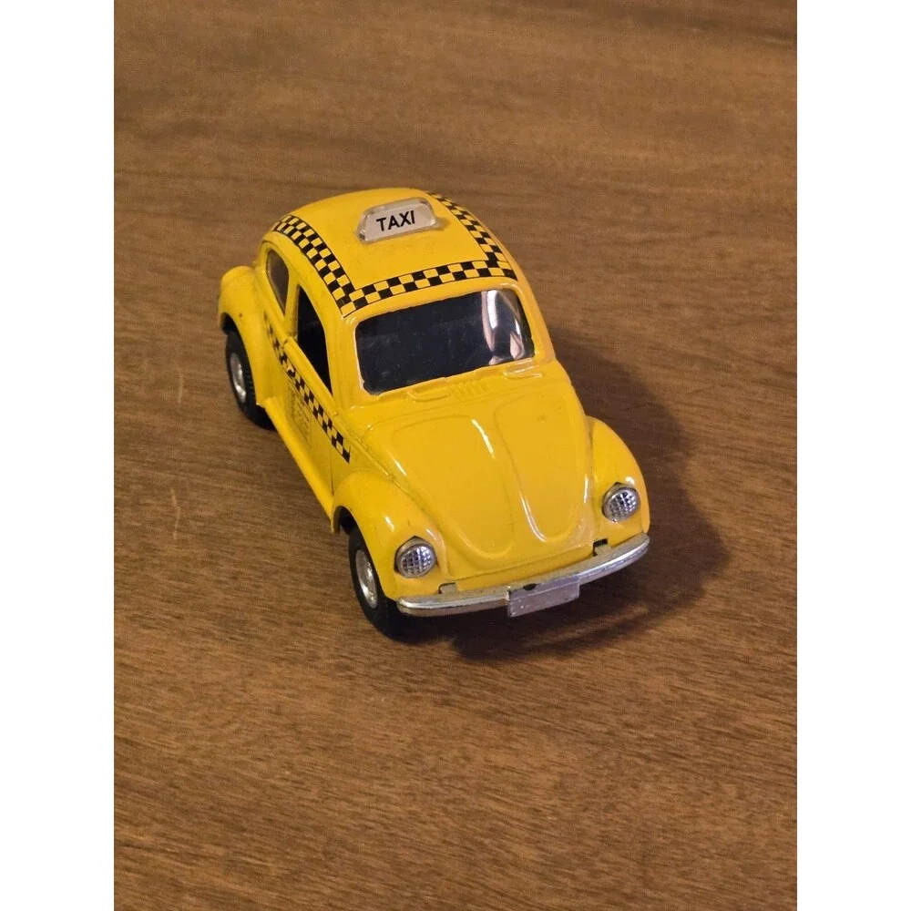 Vtg 90s Volkswagen VW Beetle Yellow Taxi Doors Open Pullback Mvmt